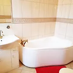 Balaton Bed and breakfast 3*