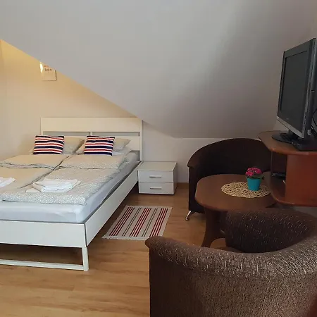 Balaton לינה וארוחת בוקר