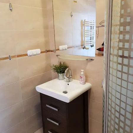 Balaton فندق مبيت وإفطار 3*