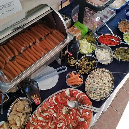 לינה וארוחת בוקר Balaton 3*