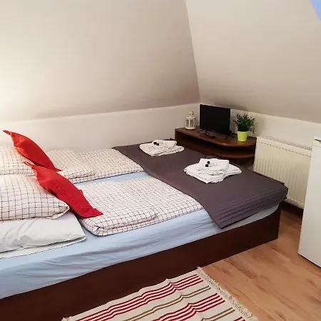 Balaton לינה וארוחת בוקר